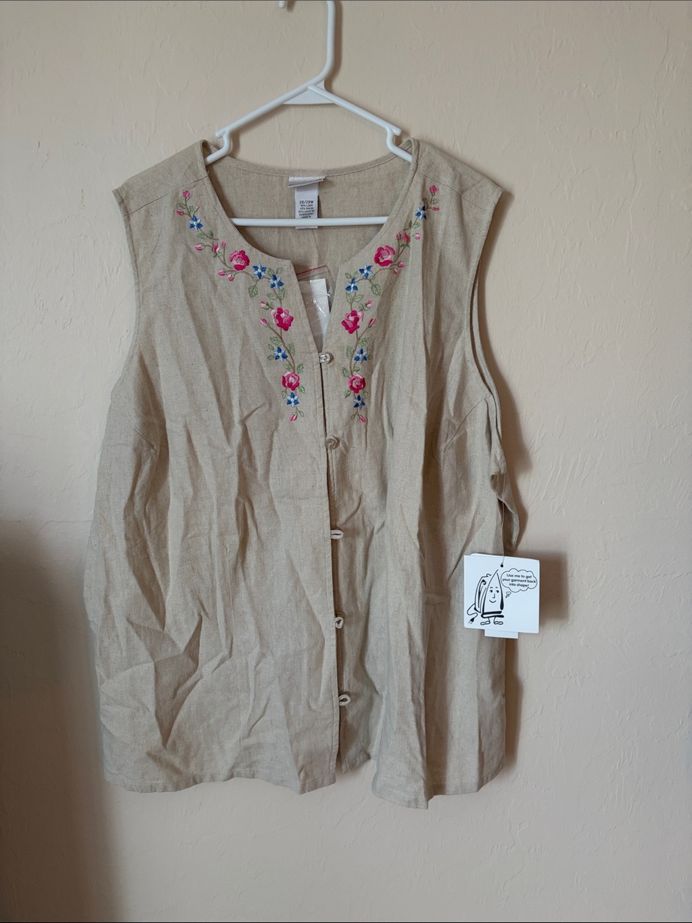 VintageFashion Bug Beige Sleeveless Button-Front with Pink Floral Embroidery